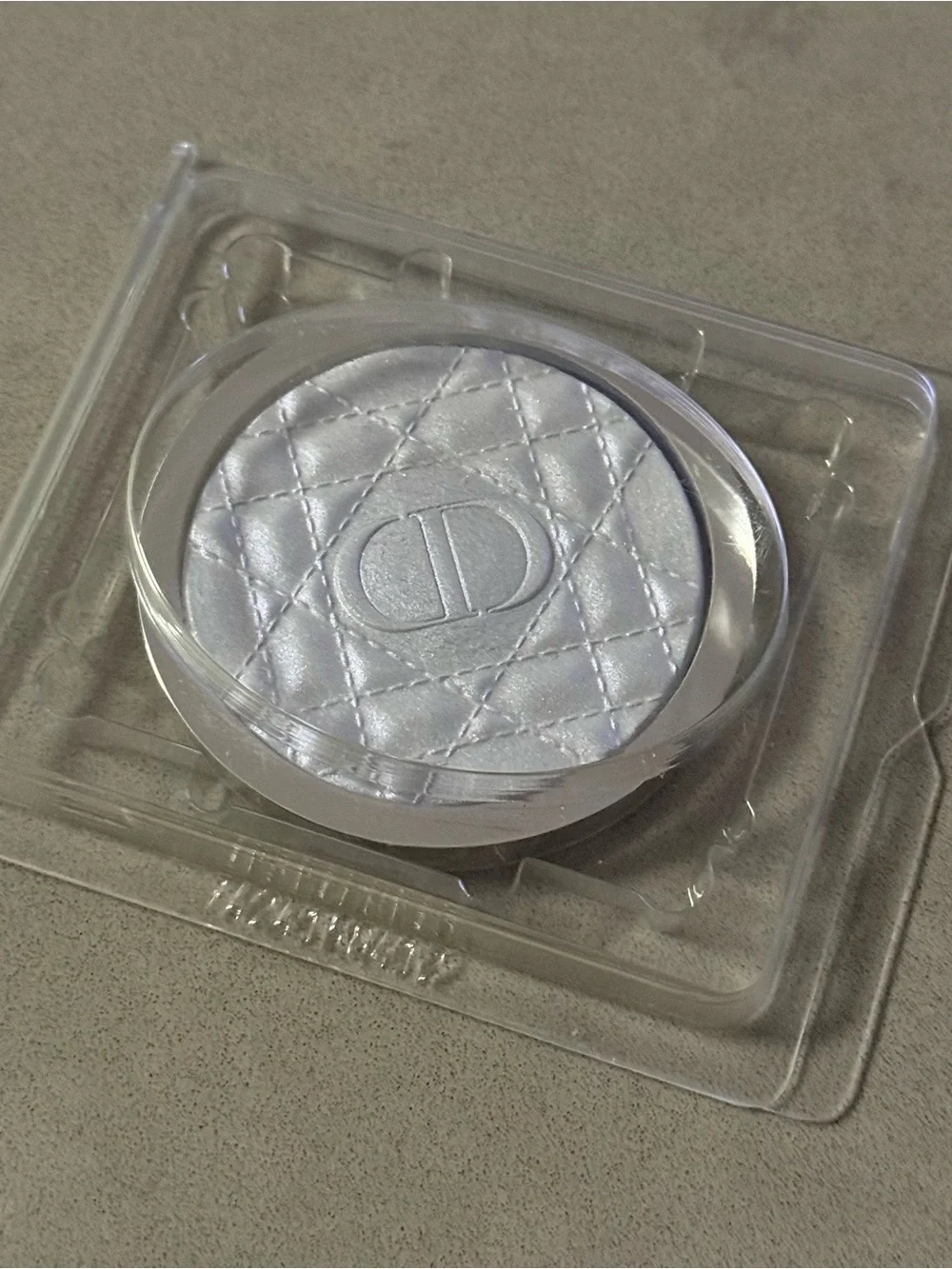 05 Dior Forever Glow Luminizer